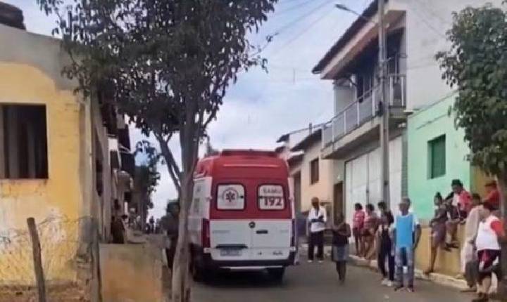 Mulher é morta a facadas por ex-companheiro no sudoeste da Bahia