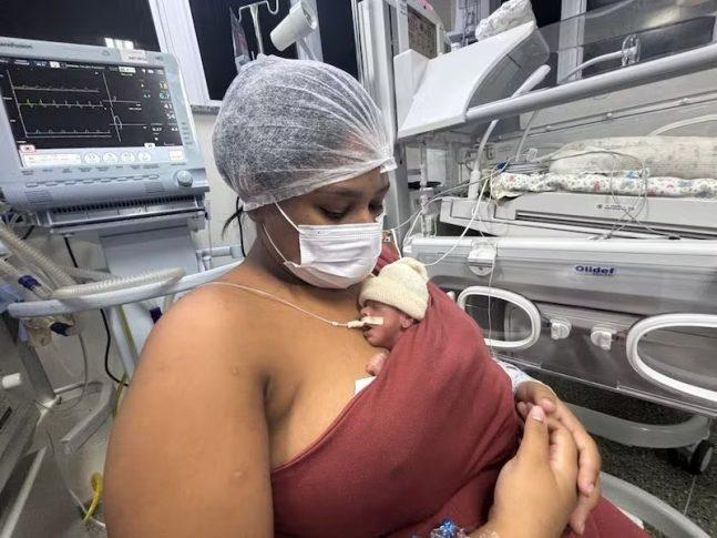 Jovem de 23 anos dá à luz quadrigêmeos em Salvador