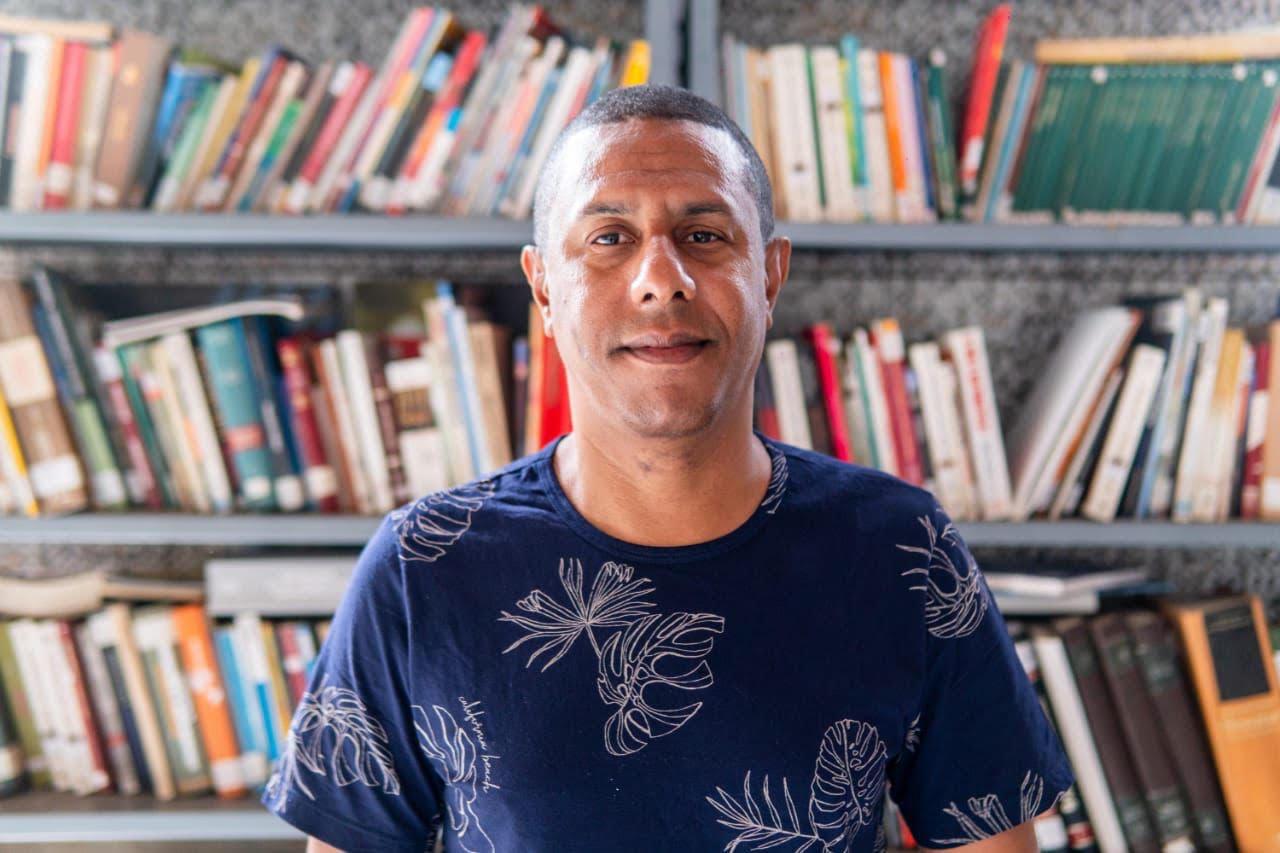 Escritor itacareense tem novo livro selecionado em edital da Editus/UESC