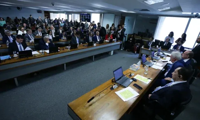 Por unanimidade, senadores da CCJ “enterram” a PEC da Blindagem que havia sido aprovada pela Câmara