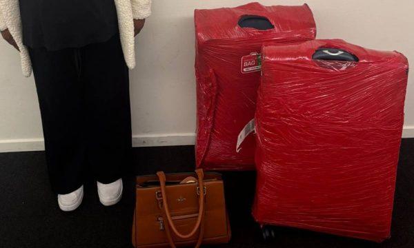 Baiana é presa na Suíça após embarcar em Salvador com cocaína escondida em bagagem