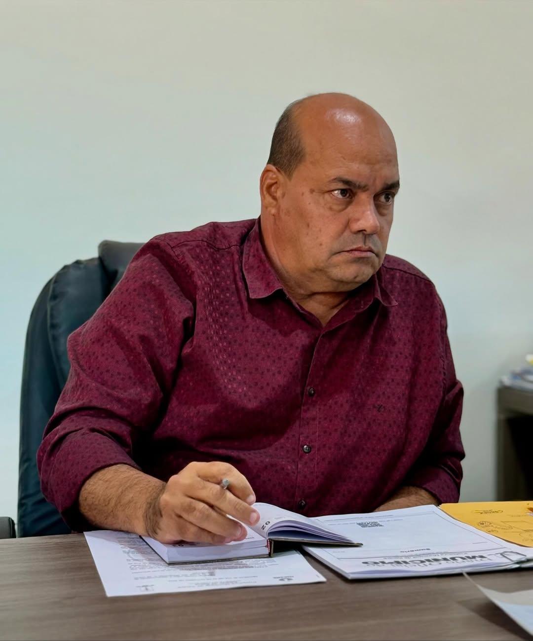 Prefeito Nego de Saronga se reúne com representantes da Neoenergia Coelba