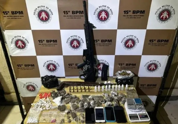 PM apreende fuzil e drogas após perseguição a traficante em Itabuna