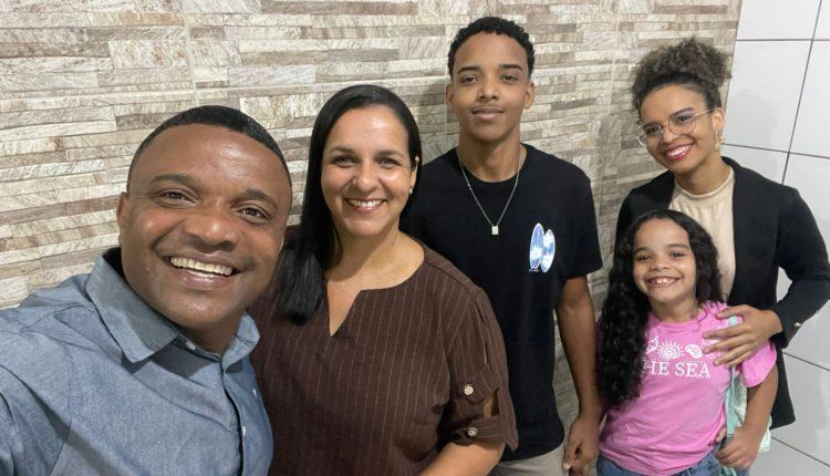 Léo Moreno: O Comunicador Que Conquista Espaço e Confiança no Baixo Sul