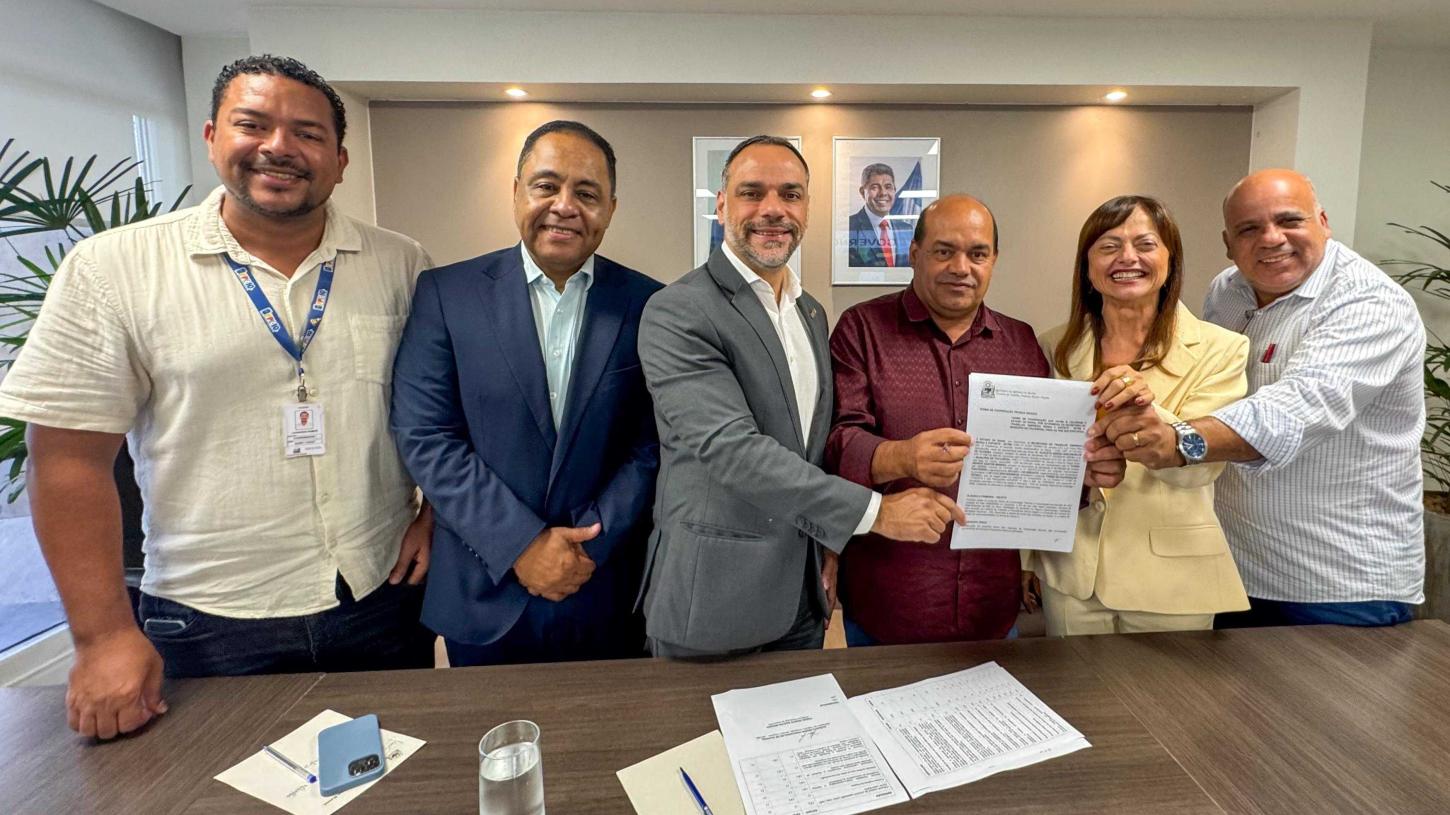 ITACARÉ FIRMA COOPERAÇÃO COM O GOVERNO DA BAHIA PARA IMPLANTAÇÃO DO SINEBAHIA NO MUNICÍPIO