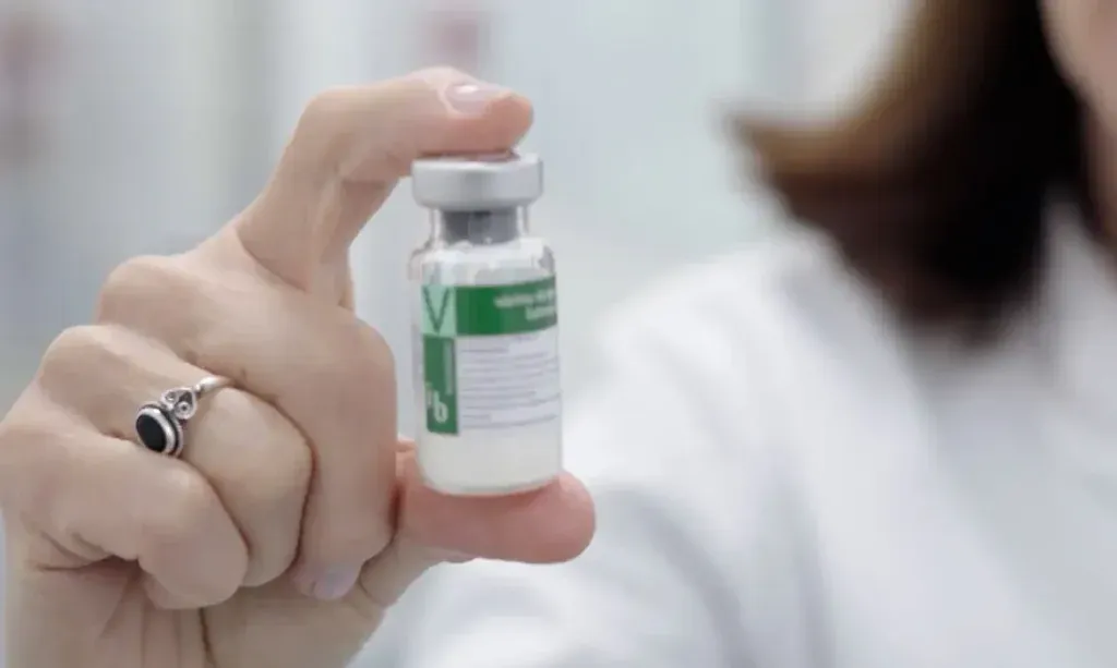 Ministério da Saúde anuncia vacinação da dengue para profissionais de saúde em todo país