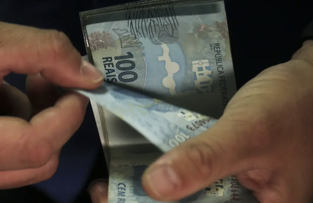 Teto de pensionista e aposentado do INSS sobe para R$ 8.475,55 em 2026