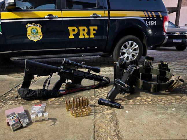 Armas de grosso calibre são apreendidas pela PRF em Vitória da Conquista