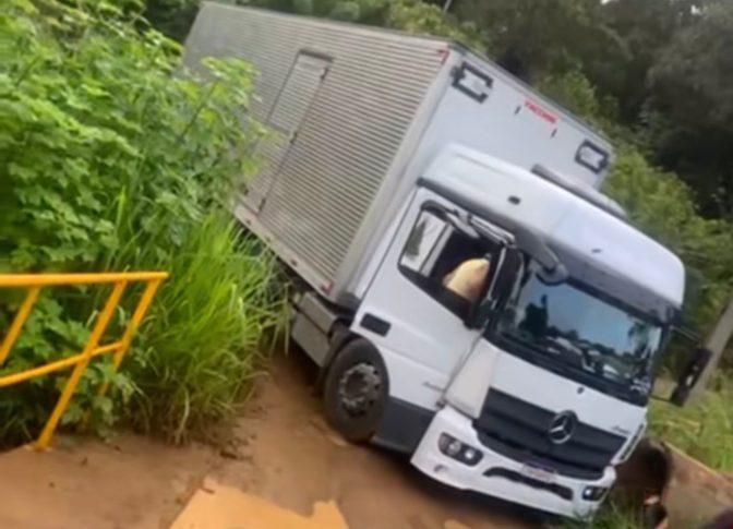 Caminhão é tomado de assalto na BR-101 e carga é roubada na zona rural de Maraú